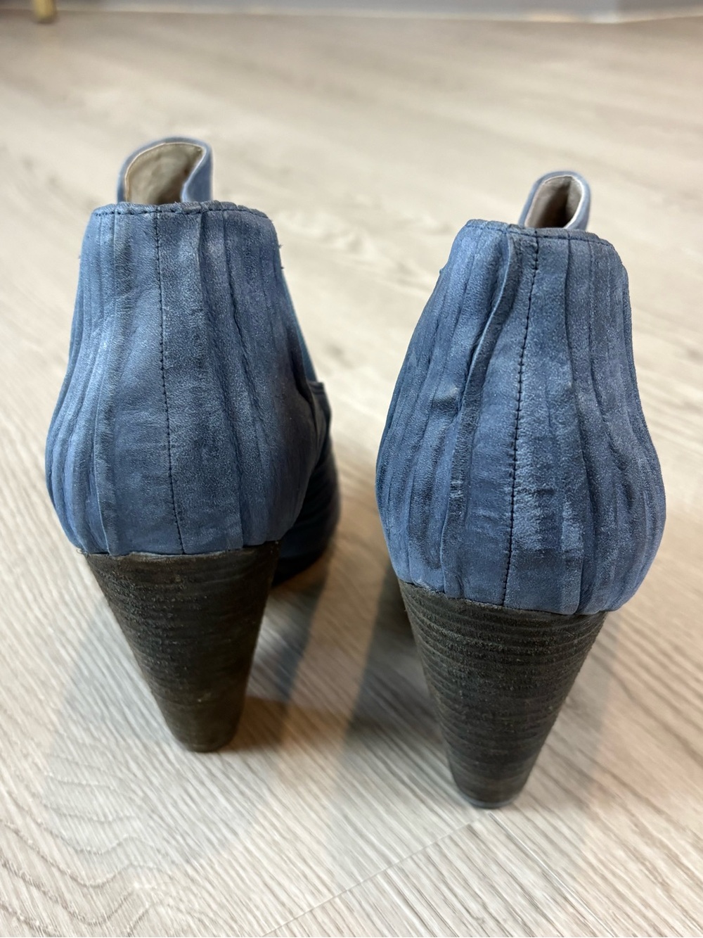 Vince Camuto Navy Leather Ruched Ankle Booties - Picture 2 of 6